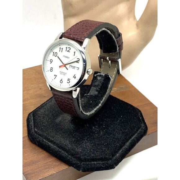 Timex Men's Watch T20041 Quartz Indiglo White Dial Day Date Leather Strap 35mm - Picture 2 of 14